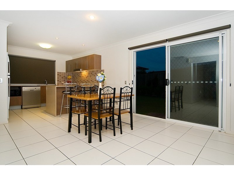 49 Mapelton Cct, Parkinson QLD 4115