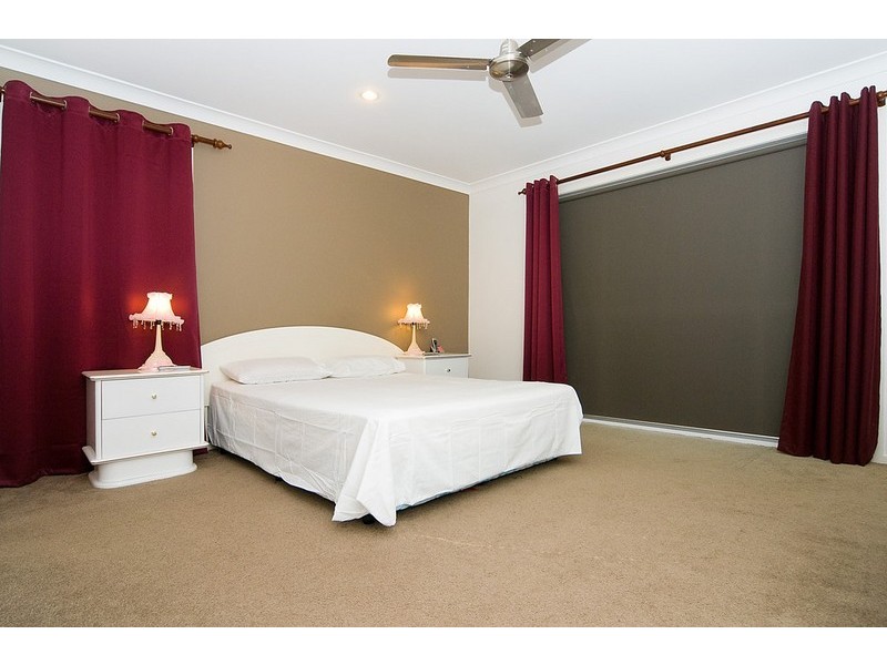 49 Mapelton Cct, Parkinson QLD 4115