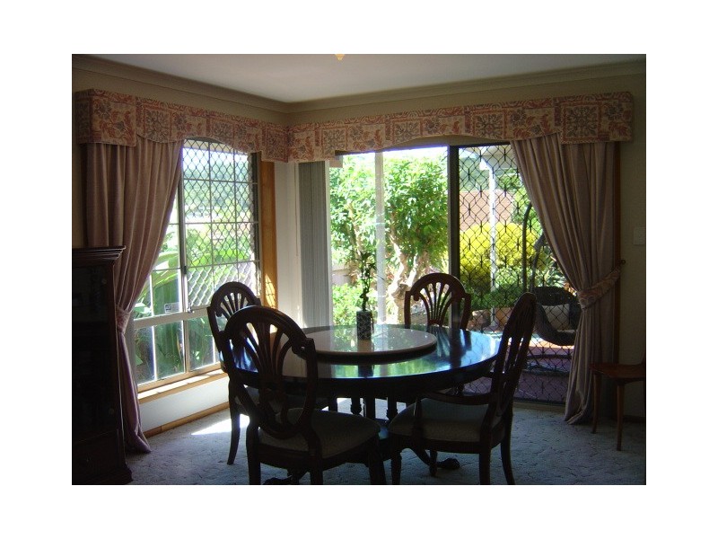 91 Bridgnorth St, Carindale QLD 4152