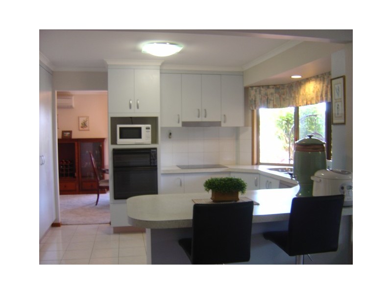 91 Bridgnorth St, Carindale QLD 4152