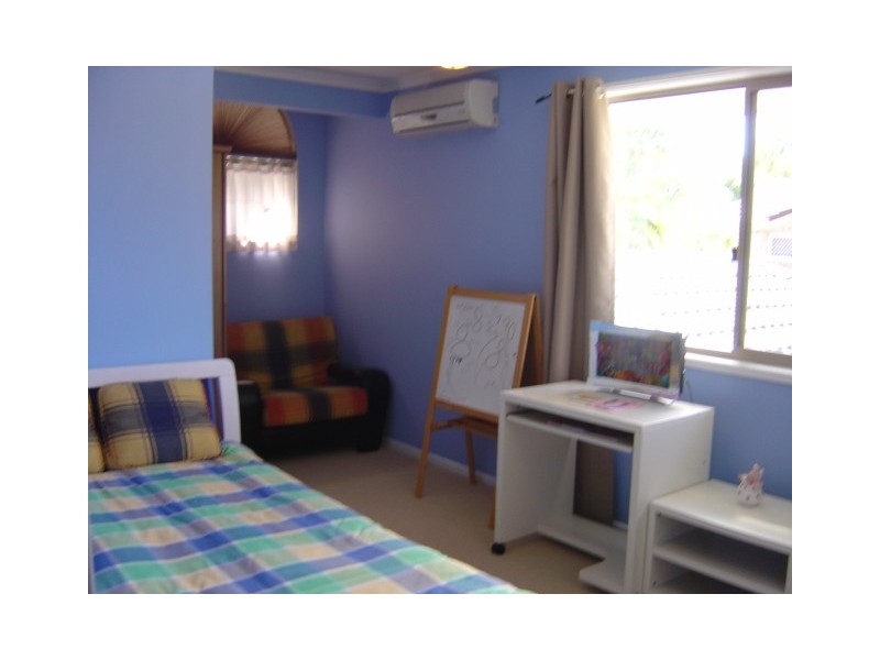 91 Bridgnorth St, Carindale QLD 4152