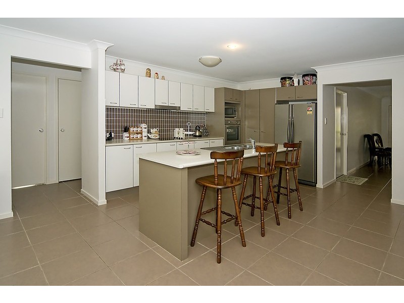 46 Paul Drive, Regents Park QLD 4118