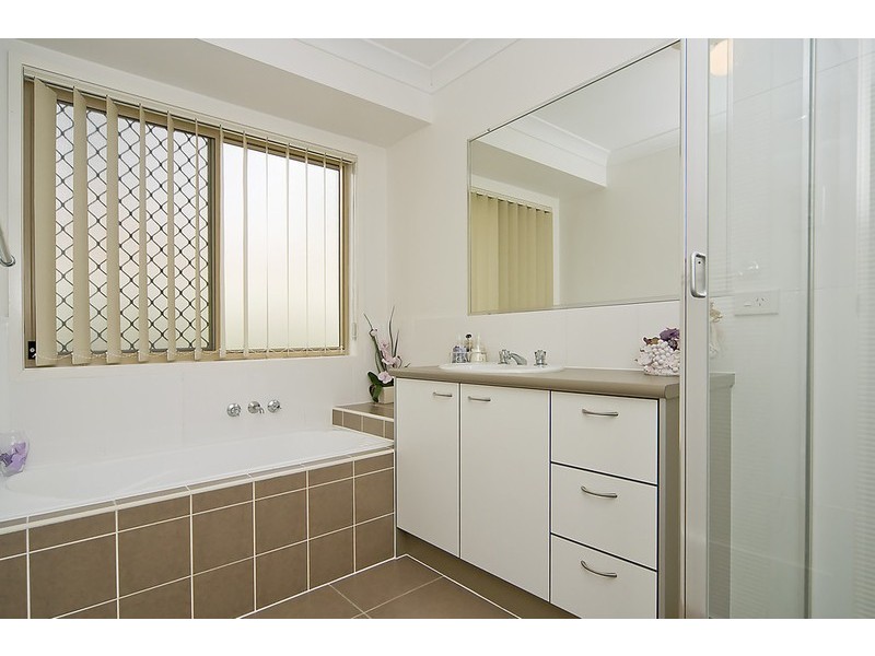 46 Paul Drive, Regents Park QLD 4118