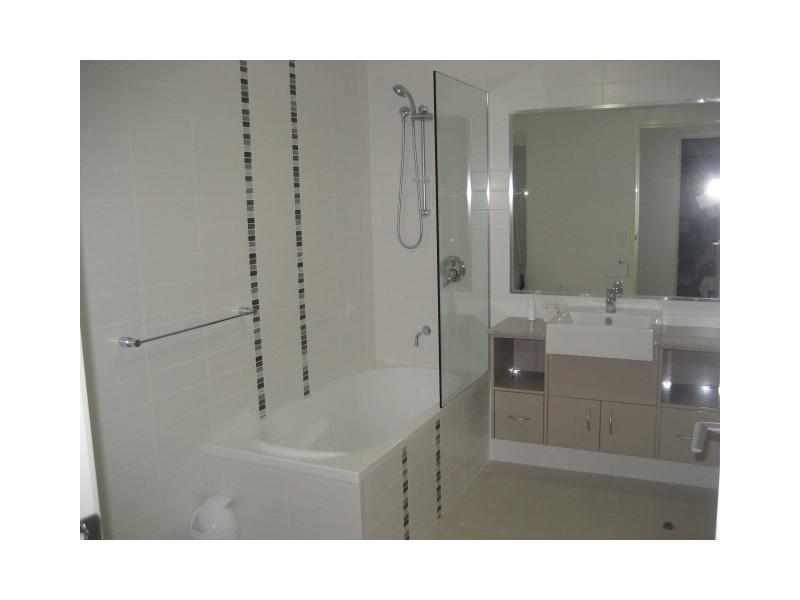 22/24 Allwood Street, Indooroopilly QLD 4068