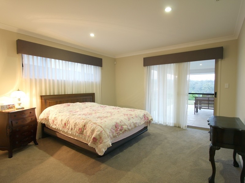 9 Dennis Vale Dr, Daisy Hill QLD 4127