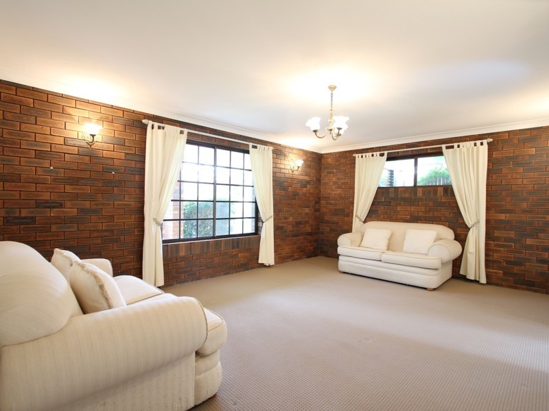 26 Orpheus Street, Robertson QLD 4109