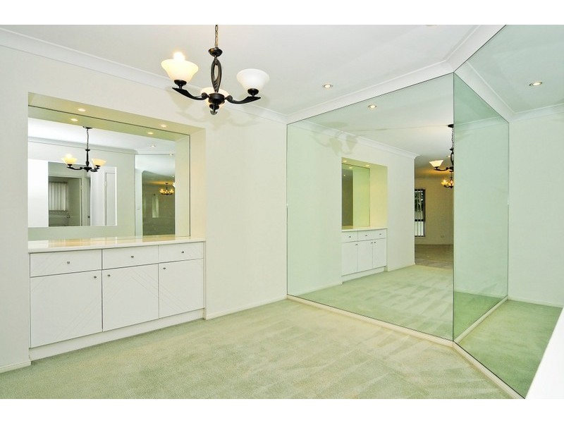 11 Lindfield St, Parkinson QLD 4115