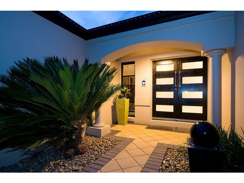 37 Oakview St, Parkinson QLD 4115
