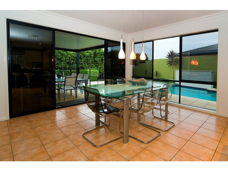 37 Oakview St, Parkinson QLD 4115