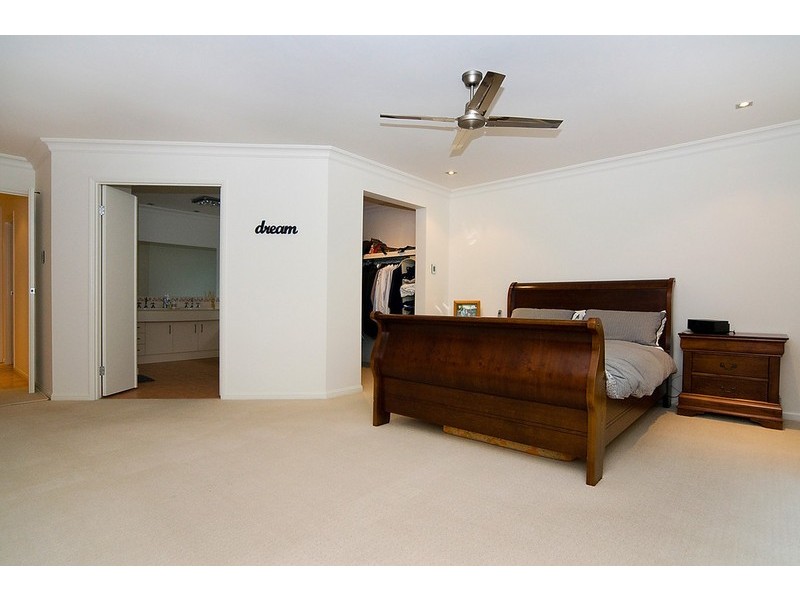 37 Oakview St, Parkinson QLD 4115