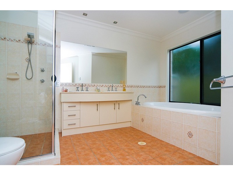 37 Oakview St, Parkinson QLD 4115