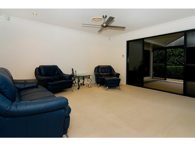 37 Oakview St, Parkinson QLD 4115