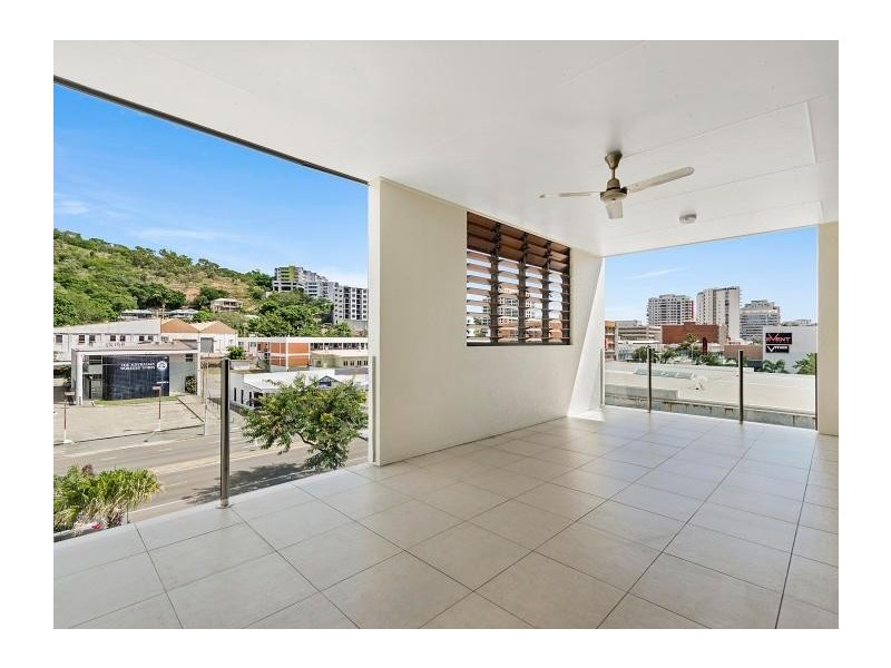 216/330 Sturt Street, Townsville City QLD 4810