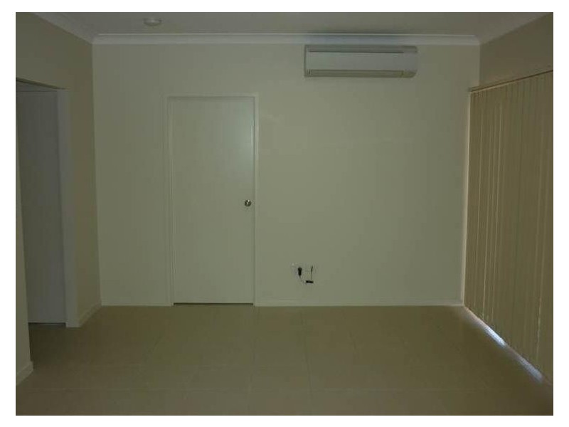 Bushland Beach QLD 4818