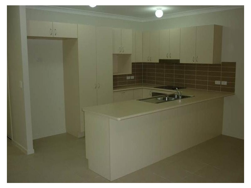 Bushland Beach QLD 4818