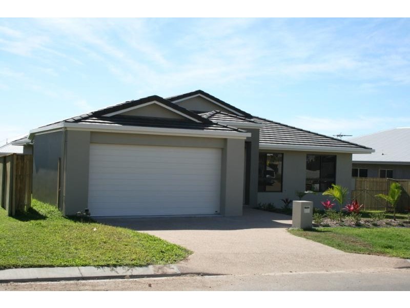 12 Hempel Street, Bushland Beach QLD 4818