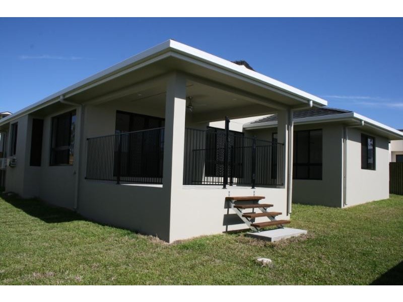 12 Hempel Street, Bushland Beach QLD 4818