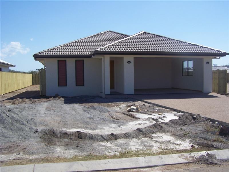 145 Daintree Drive, Bushland Beach QLD 4818