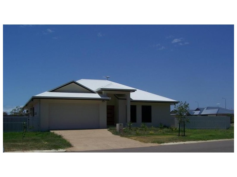 Bushland Beach QLD 4818