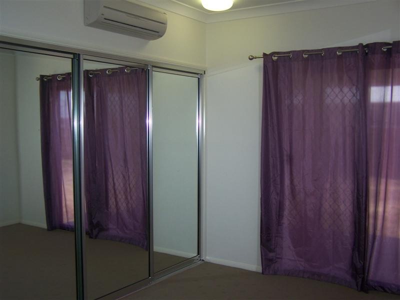 Bushland Beach QLD 4818