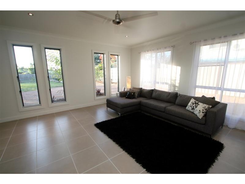 28 Peter Street, Kelso QLD 4815