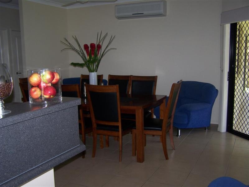 Bushland Beach QLD 4818