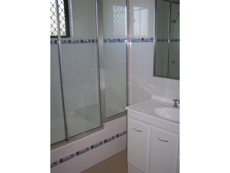 Bushland Beach QLD 4818