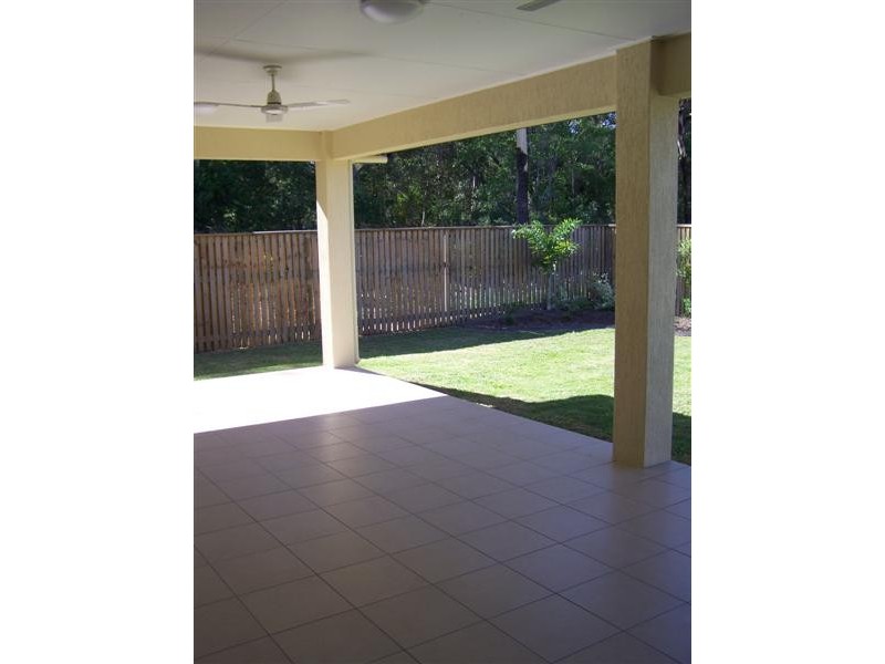 Bushland Beach QLD 4818