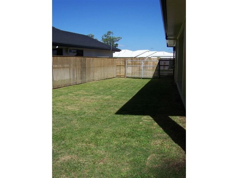 Bushland Beach QLD 4818