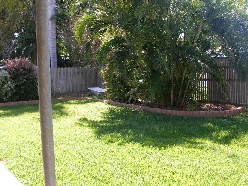 10 Leila Avenue, Rasmussen QLD 4815