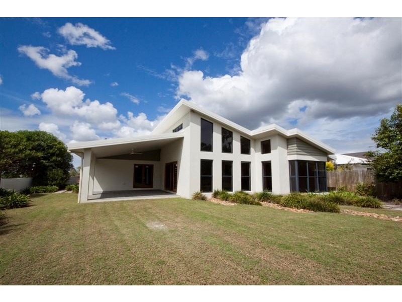 Bushland Beach QLD 4818