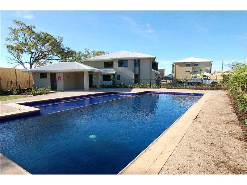 Unit 33 Riverlinks Apartments, Angus Smith Drive, Douglas QLD 4814
