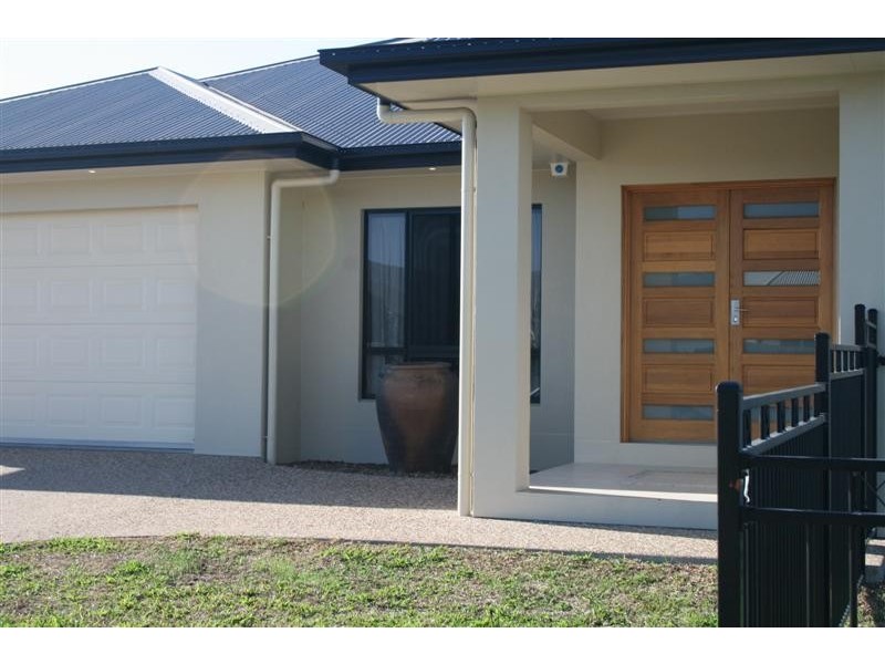 5 Waterfront Parade, Idalia QLD 4811