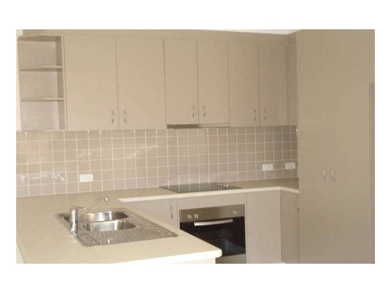 8  Sanderling Circuit, Kelso QLD 4815