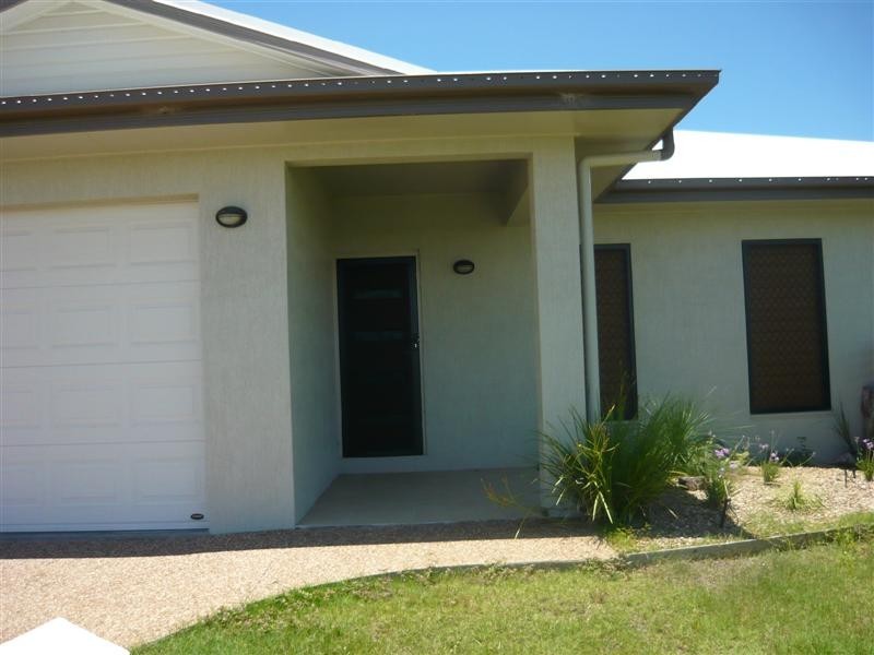 21 Coolaree Drive, Bushland Beach QLD 4818