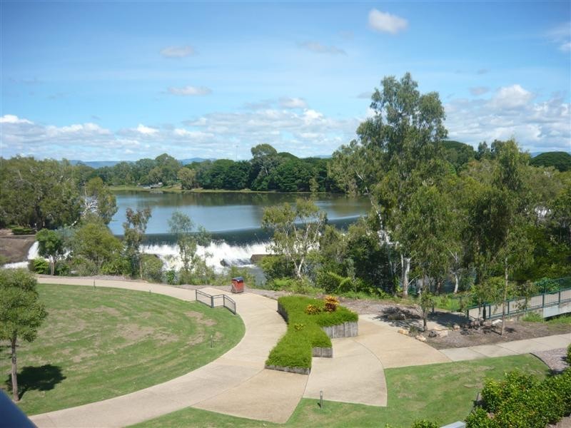 8/237 Riverside Boulevard, Douglas QLD 4814