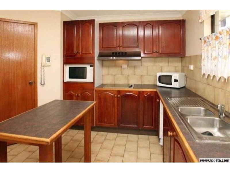 6/8  Goldring Street, Hermit Park QLD 4812