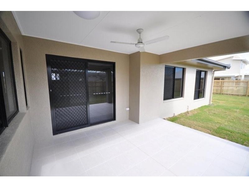 8 Beach Oak Road, Mount Low QLD 4818