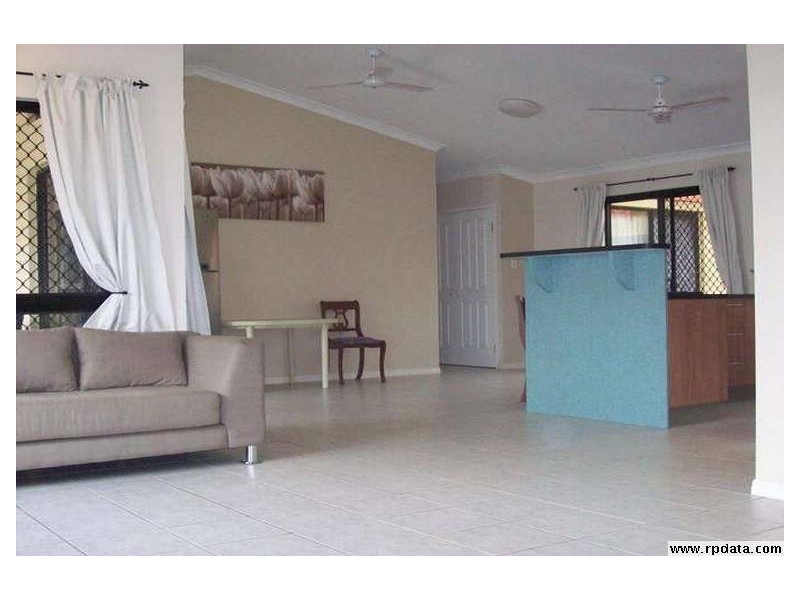 9 Pacific Avenue, Bushland Beach QLD 4818