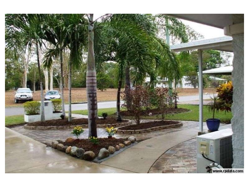 10 Leila Avenue, Rasmussen QLD 4815
