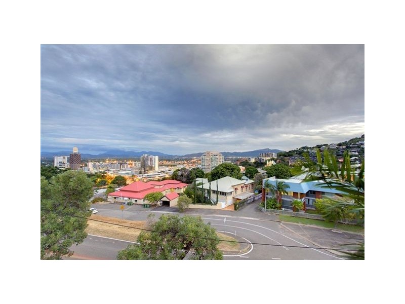 35/15 Hale Street, North Ward QLD 4810