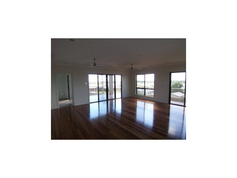 18 Blaxendall Place, Bushland Beach QLD 4818