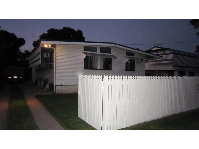 21 Surry St, Hyde Park QLD 4812