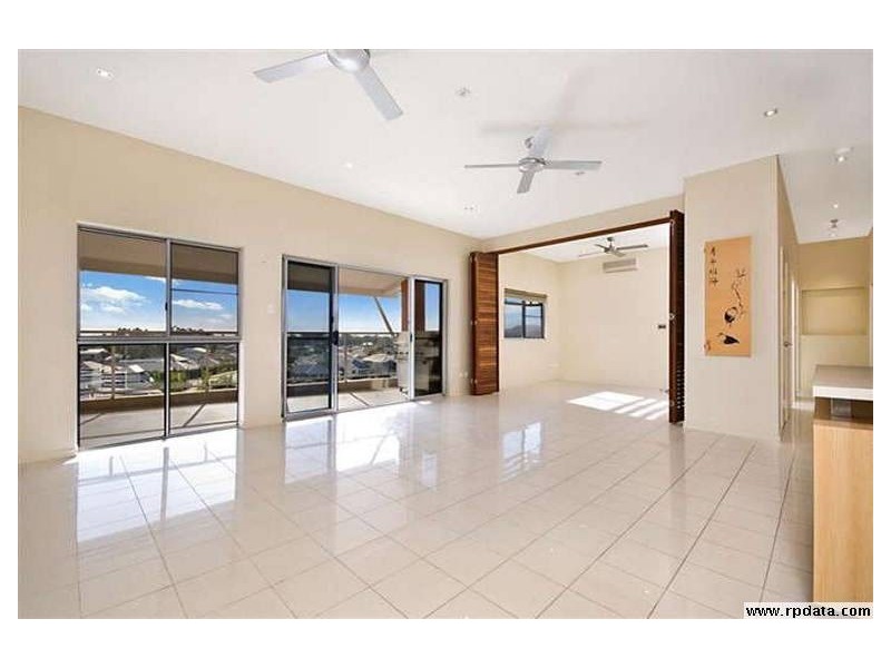 14/237  Riverside Bvd, Douglas QLD 4814