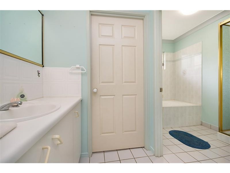 212 Upper Miles Ave, Kelso QLD 4815