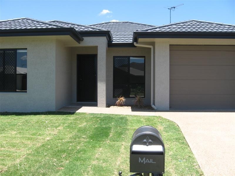 21 Thornbill Close, Kelso QLD 4815