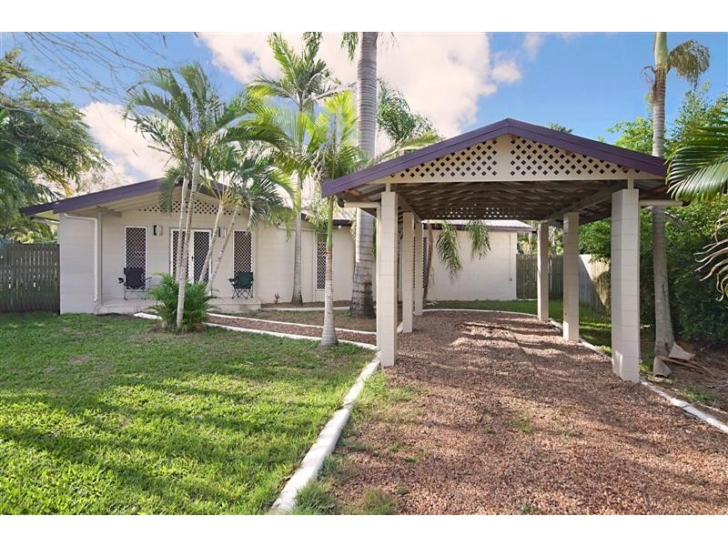 9 Duncan St, Kelso QLD 4815