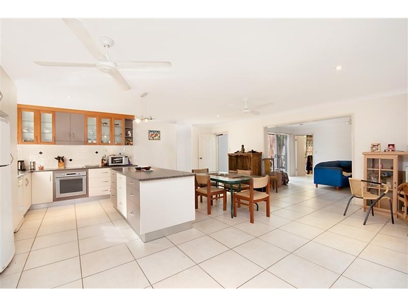 9 Duncan St, Kelso QLD 4815