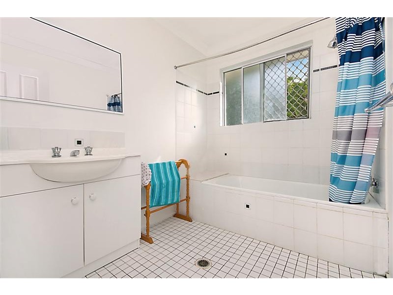 9 Duncan St, Kelso QLD 4815