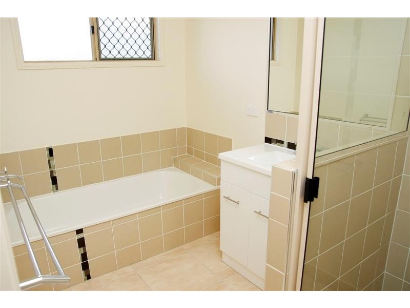 26 Strathburn Street, Mount Louisa QLD 4814